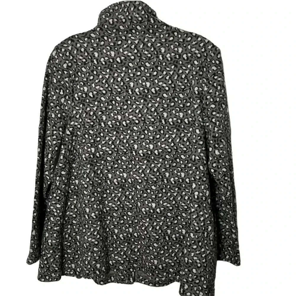 Habitat  NWT shacket,jacket,women M. Grey animal print,,PTP 21”, wide at waist - Picture 2 of 14